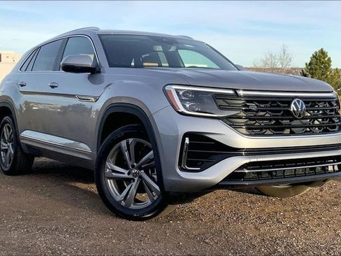 Used 2024 Volkswagen Atlas Cross Sport SEL R-Line image 2