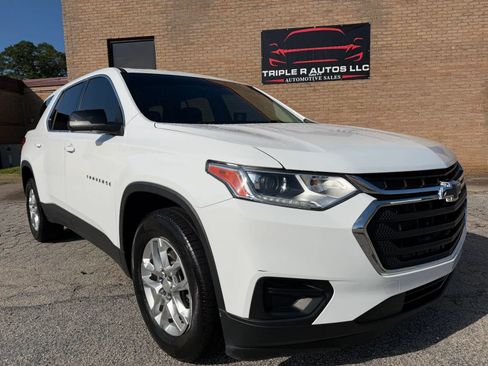 Used 2021 Chevrolet Traverse LS FWD image 1