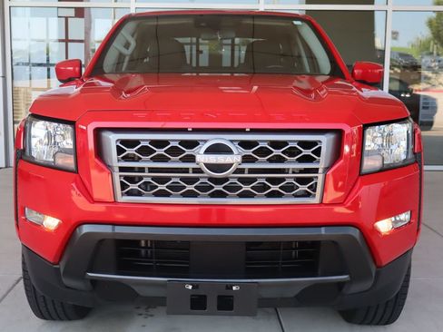 Used 2022 Nissan Frontier SV RWD image 2