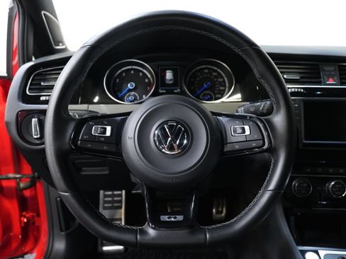 Used 2017 Volkswagen Golf 4-Door AWD/4WD image 40
