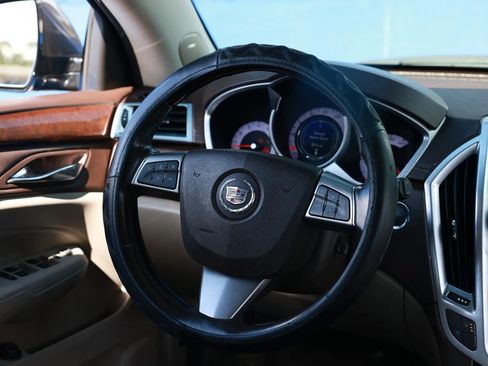 Used 2011 Cadillac SRX Luxury FWD image 32