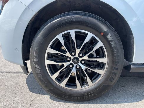 Certified 2025 Ford Expedition Platinum AWD/4WD image 33