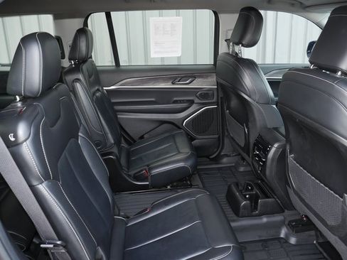 Used 2022 Jeep Grand Cherokee L Limited image 27