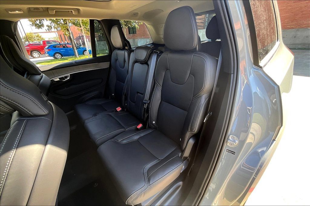 New 2026 Volvo XC90 B5 Ultra w/ Protection Package Premier AWD/4WD image 14
