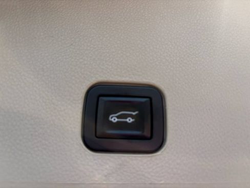 Used 2016 Cadillac SRX Luxury w/ Driver Awareness Package AWD/4WD image 17