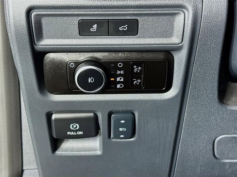 Used 2024 Ford Expedition Limited RWD image 11