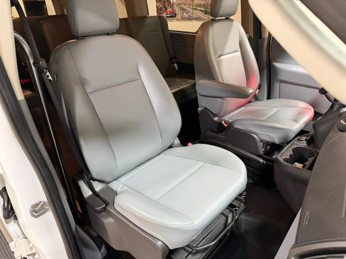 Used 2019 Ford Transit 150 XL RWD image 34