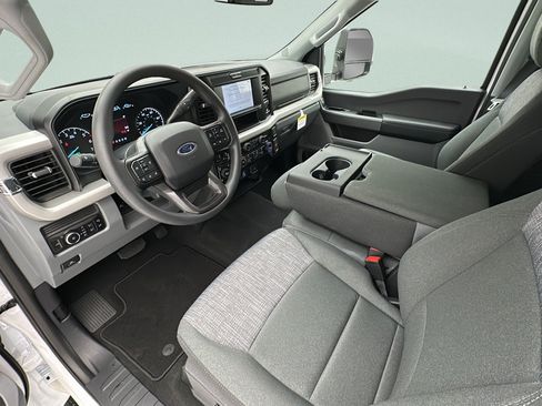 New 2026 Ford F250 XLT w/ FX4 Off-Road Package AWD/4WD image 12