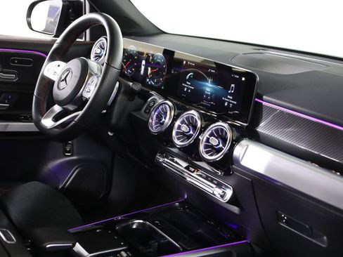 Used 2023 Mercedes-Benz GLB 250 4MATIC image 37