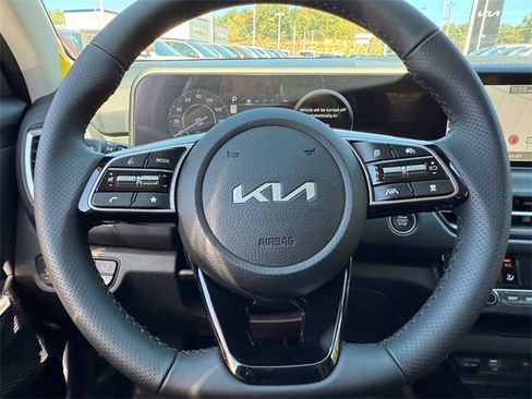 New 2026 Kia Seltos SX w/ SX Sunroof Package image 11