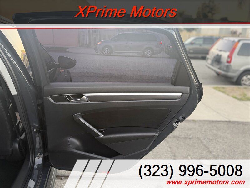 Used 2018 Volkswagen Passat 2.0T R-Line FWD image 23