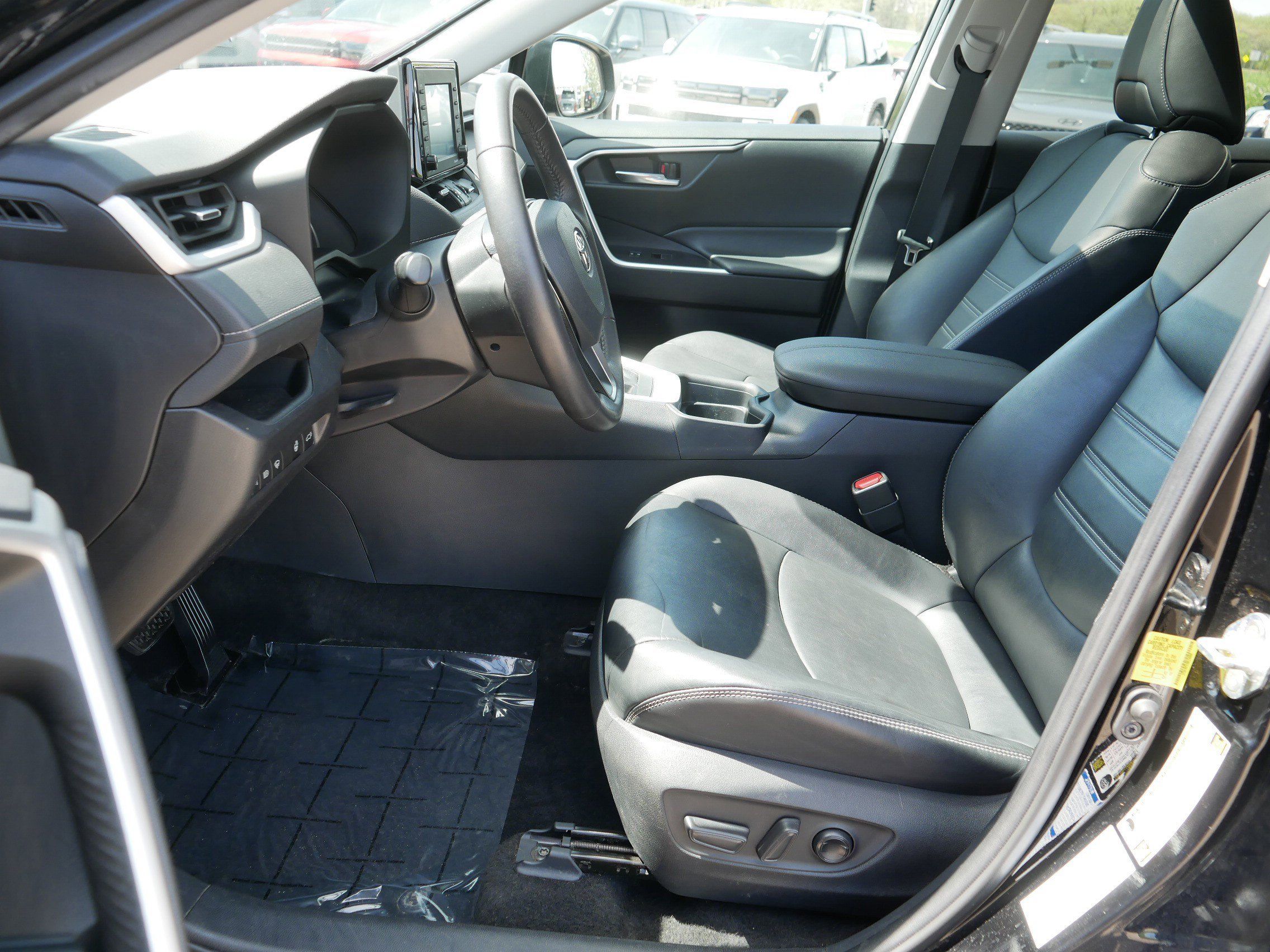 Used 2021 Toyota RAV4 XLE Premium AWD/4WD image 12