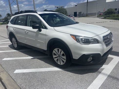 Used 2017 Subaru Outback 2.5i image 7