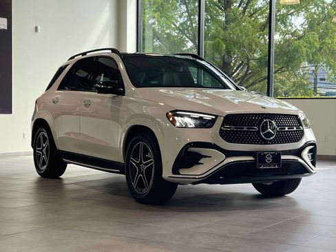 Used 2025 Mercedes-Benz GLE 450e 4MATIC image 2