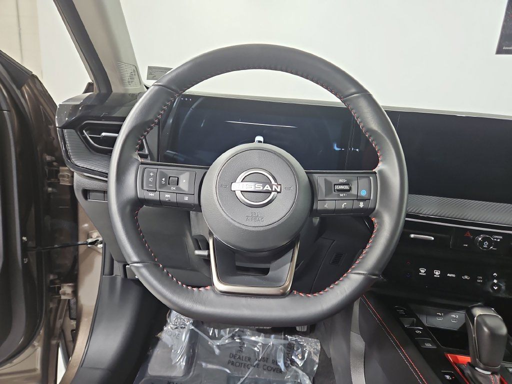 Certified 2025 Nissan Kicks SR FWD image 16