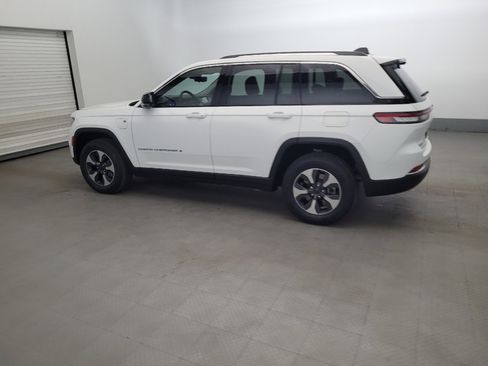 Used 2022 Jeep Grand Cherokee Limited 4xe w/ Luxury Tech Group II AWD/4WD image 3