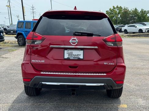 Used 2017 Nissan Rogue SL w/ SL Premium Package AWD/4WD image 5