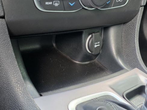Used 2022 Dodge Charger SXT RWD image 18
