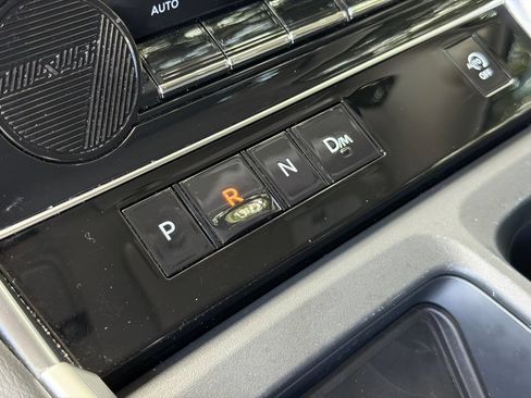 Used 2025 Nissan Armada SV AWD/4WD image 29