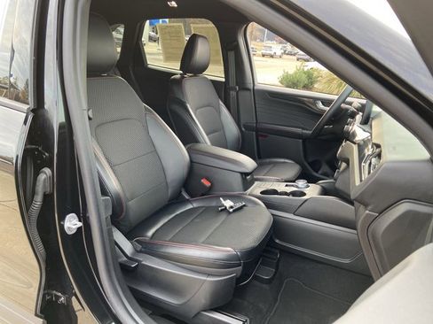 Used 2025 Ford Escape ST-Line image 19