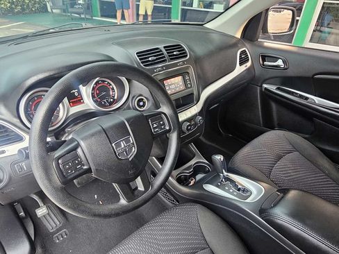 Used 2019 Dodge Journey SE w/ Blacktop Package FWD image 16