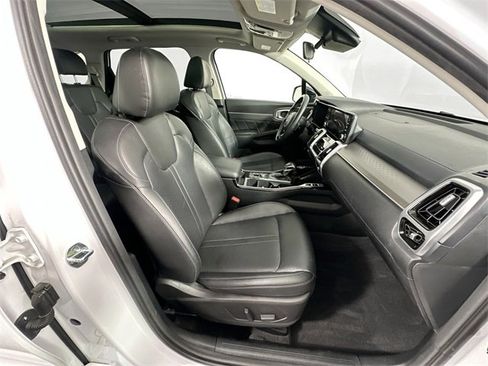 Used 2022 Kia Sorento SX image 31