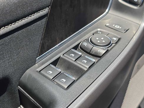 Used 2025 Ford F250 Lariat w/ Lariat Ultimate Package AWD/4WD image 17
