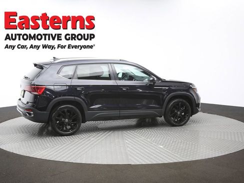 Used 2024 Volkswagen Taos SE image 42