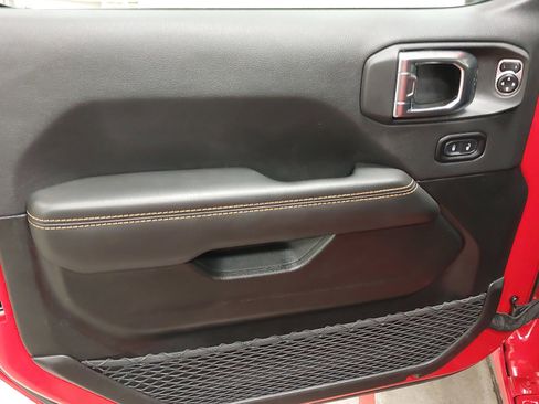 Used 2025 Jeep Wrangler Sahara w/ Safety Group AWD/4WD image 24