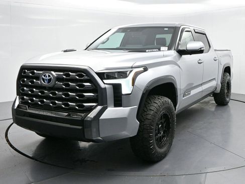 Used 2024 Toyota Tundra Platinum AWD/4WD image 2