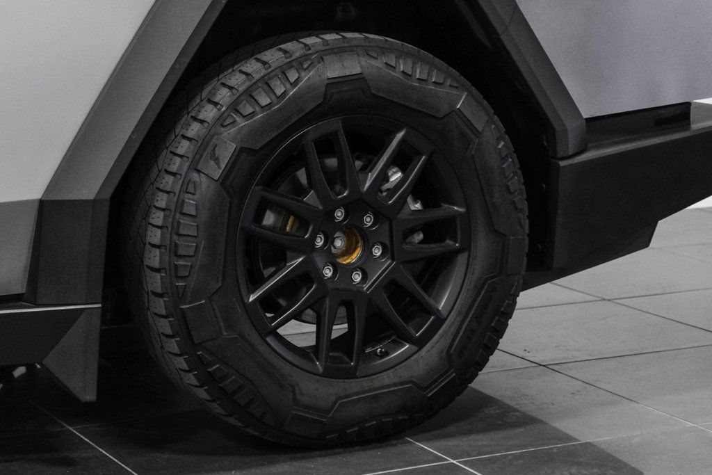Used 2024 Tesla Cybertruck AWD Crew Cab image 51