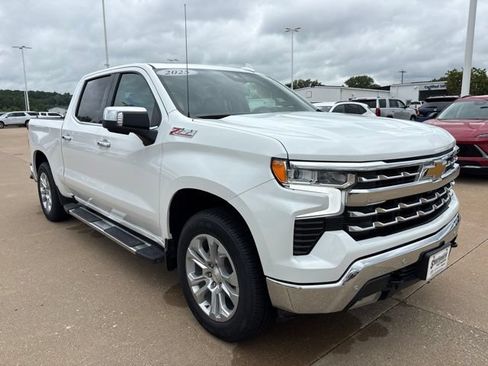 Used 2025 Chevrolet Silverado 1500 LTZ AWD/4WD image 1