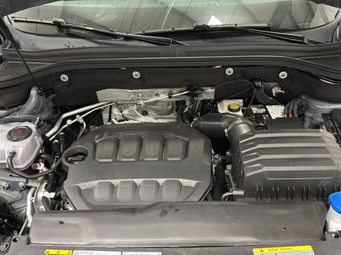 Used 2025 Volkswagen Atlas Peak Edition SE AWD/4WD image 29