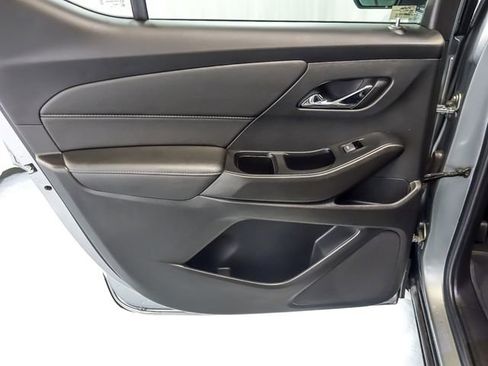 Certified 2023 Chevrolet Traverse LT FWD image 28