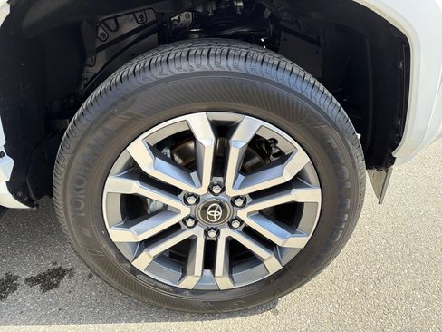 Used 2025 Toyota 4Runner Limited w/ Tow Technology Package image 12