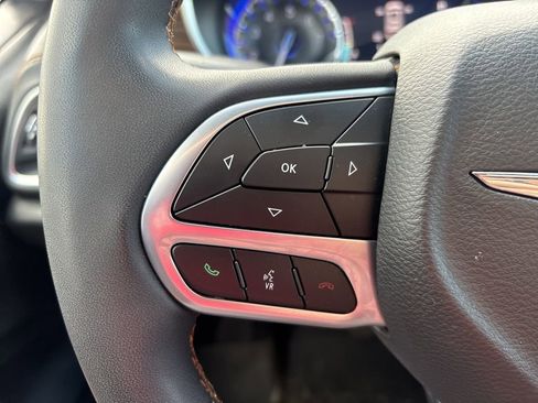 Used 2022 Chrysler Pacifica Pinnacle FWD image 18