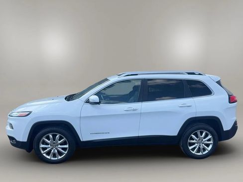Used 2015 Jeep Cherokee Limited w/ Luxury Group AWD/4WD image 2