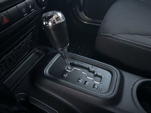 Used 2018 Jeep Wrangler Unlimited Sahara w/ Connectivity Group image 24