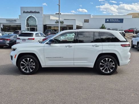 Used 2023 Jeep Grand Cherokee Overland AWD/4WD image 9