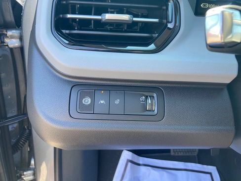 New 2027 Chevrolet Bolt LT w/ Comfort Package FWD image 17