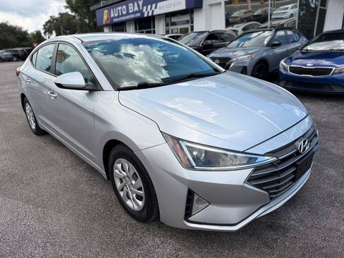 Used 2020 Hyundai Elantra SE w/ Cargo Package (C1) FWD image 4