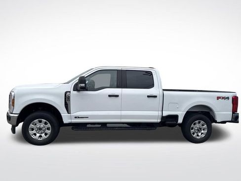 Used 2024 Ford F250 XLT w/ FX4 Off-Road Package image 2