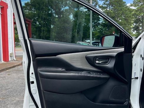 Used 2018 Nissan Murano S FWD image 13