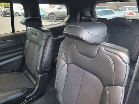 New 2025 Jeep Grand Cherokee L Altitude image 6