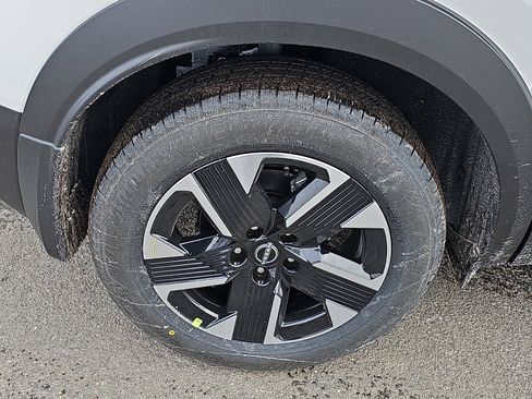 New 2026 Nissan Kicks SV w/ SV Premium Package image 5