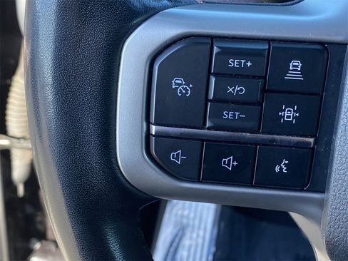 Used 2023 Ford Expedition Limited image 32