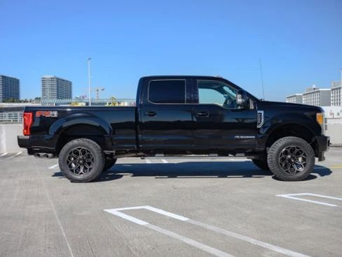 Used 2017 Ford F250 Lariat w/ Lariat Ultimate Package image 6