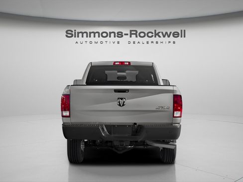 Used 2018 RAM 2500 Tradesman w/ Chrome Appearance Group image 8