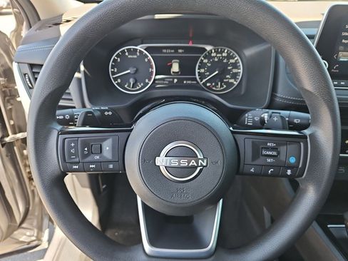 Certified 2023 Nissan Rogue SV FWD image 13
