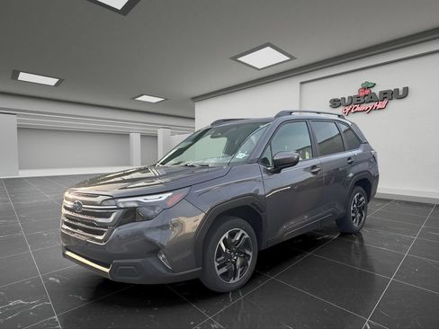 Certified 2025 Subaru Forester Premium AWD/4WD image 7